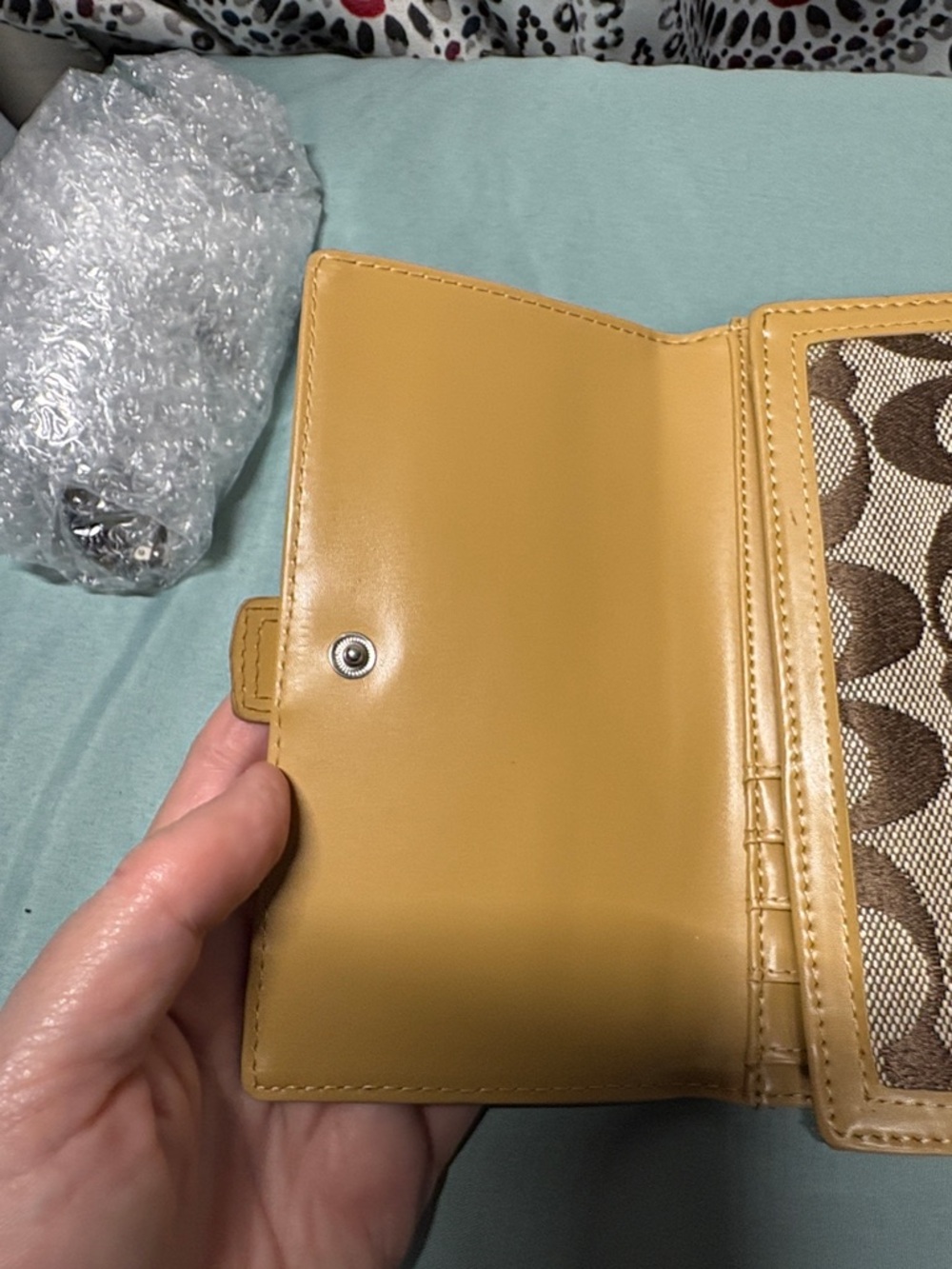 Coach Soho Signature Canvas Buckle Trifold Wallet | Khaki & Tan Leather - Picture 4 of 9